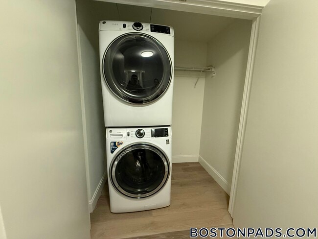 1079 Commonwealth Ave