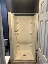 1750 W Craig Pl in San Antonio, TX - Foto de edificio - Building Photo