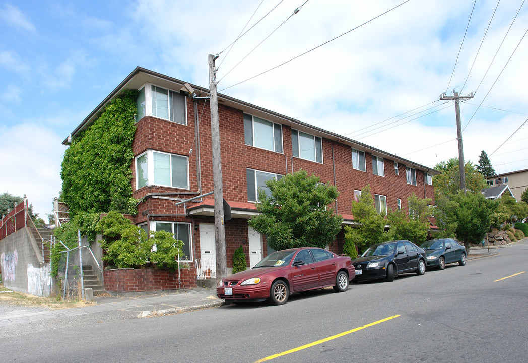 Phinney Apartments in Seattle, WA - Building Photo