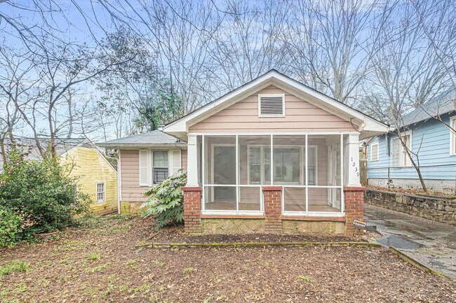 property at 1239 Gracewood Ave SE