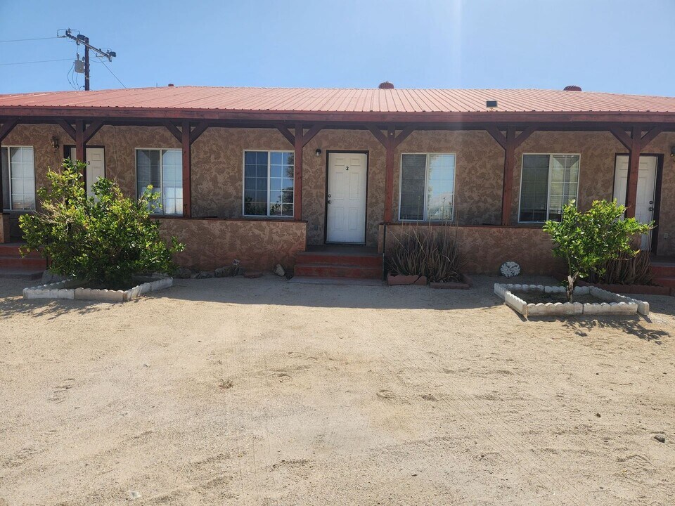 7153 Elm Ave in Twentynine Palms, CA - Building Photo