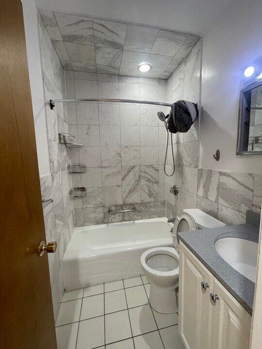 18 Dean Rd, Unit 3A in Brookline, MA - Building Photo