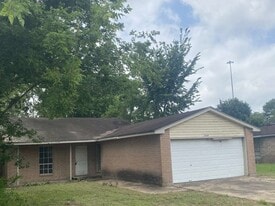 5739 Gatewood St in Houston, TX - Building Photo