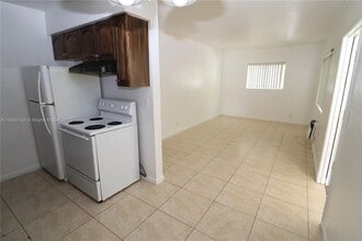 1708 N 16th Ave in Hollywood, FL - Building Photo - Building Photo