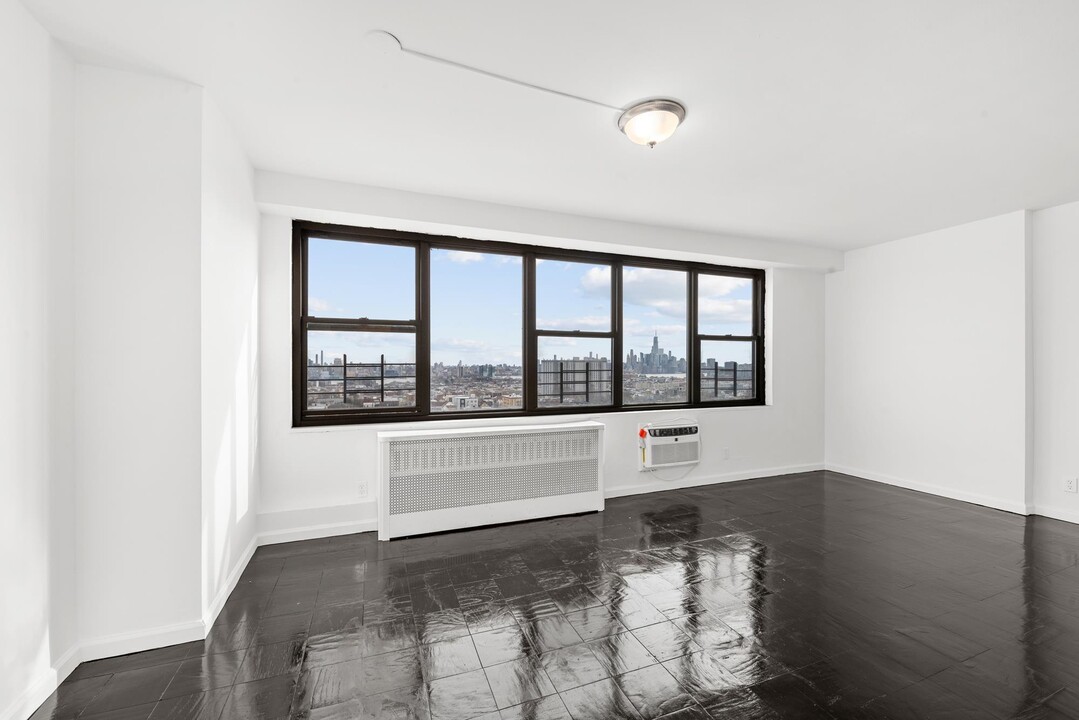 500 Central Ave in Union City, NJ - Building Photo