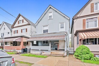 641 Sixth St in Pitcairn, PA - Building Photo - Building Photo