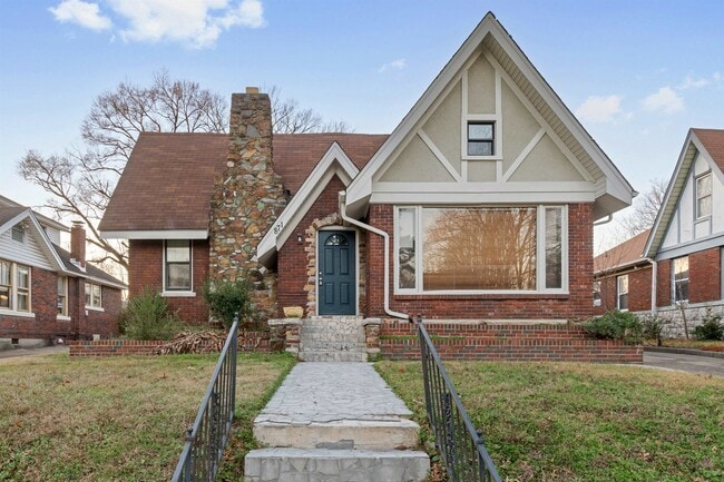 property at 871 University St