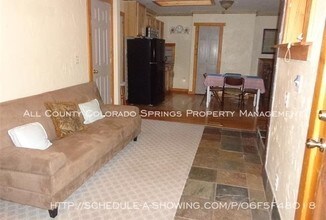 924 Lorraine Ave-Unit -Rear in Woodland Park, CO - Foto de edificio - Building Photo
