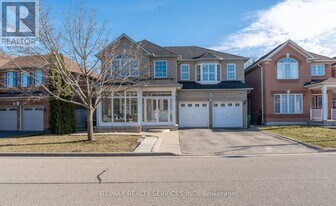 141 Whitwell Dr in Brampton, ON - Building Photo