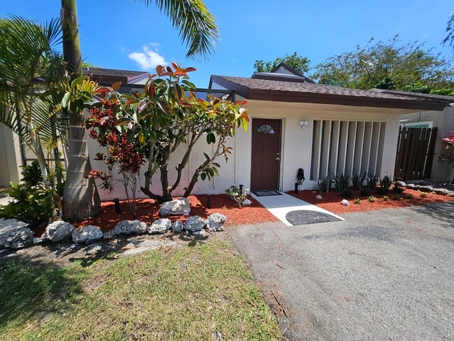 22576 Vistawood Way in Boca Raton, FL - Building Photo - Building Photo