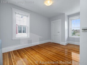 16 Windsor Rd in Medford, MA - Building Photo - Building Photo