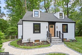 3 Knox Pl in Silver Spring, MD - Building Photo - Building Photo