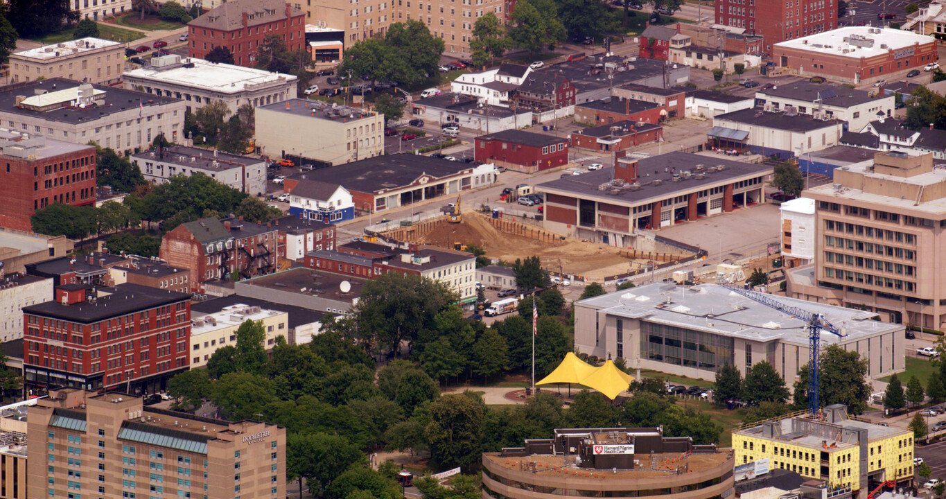 The Residences at Chestnut in Manchester, NH - Building Photo