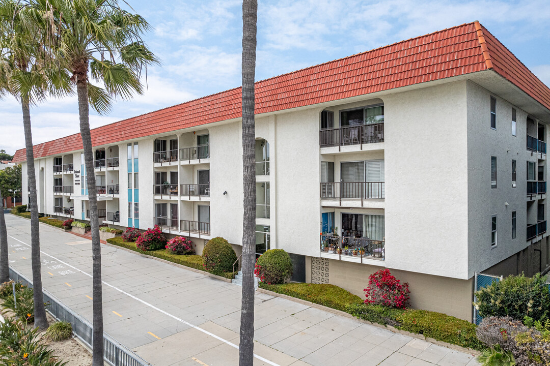 Belmont Shore in Long Beach, CA - Building Photo