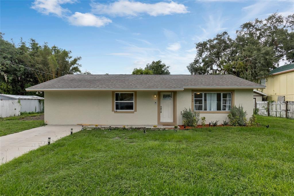 4130 Lake Saunders Dr in Mount Dora, FL - Building Photo