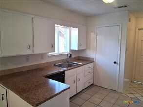 1701 Lennox Ave in Killeen, TX - Building Photo - Building Photo