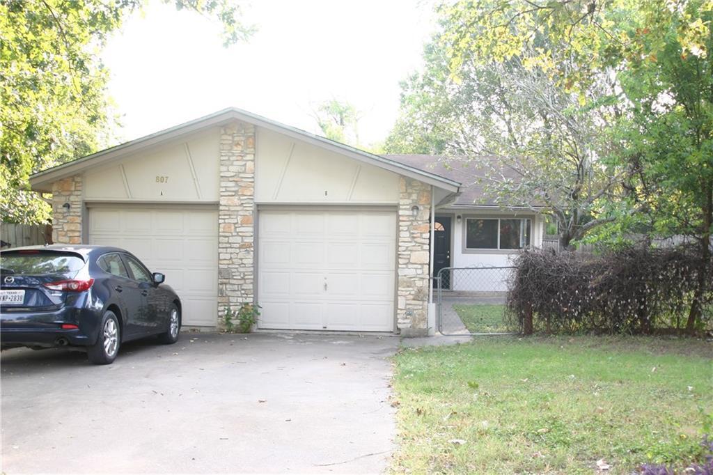 807 Plumpton Dr in Austin, TX - Building Photo