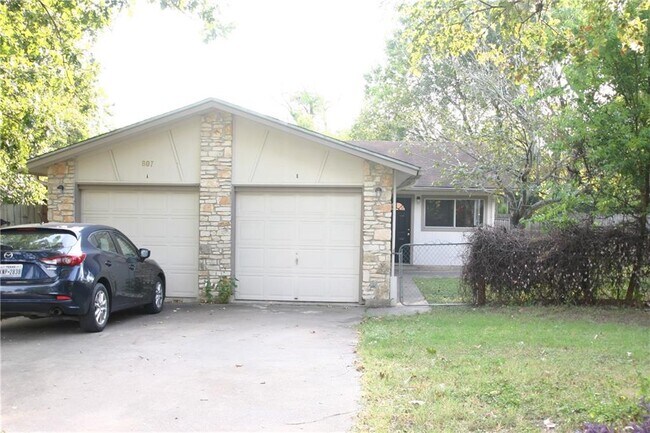 property at 807 Plumpton Dr