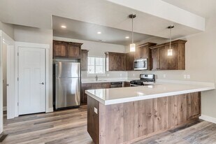 913 S Aspen Pl in Provo, UT - Building Photo