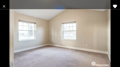 242 E Dowling Rd in Anchorage, AK - Building Photo - Building Photo