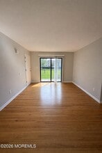 18 Ginger Ct in Eatontown, NJ - Building Photo - Building Photo