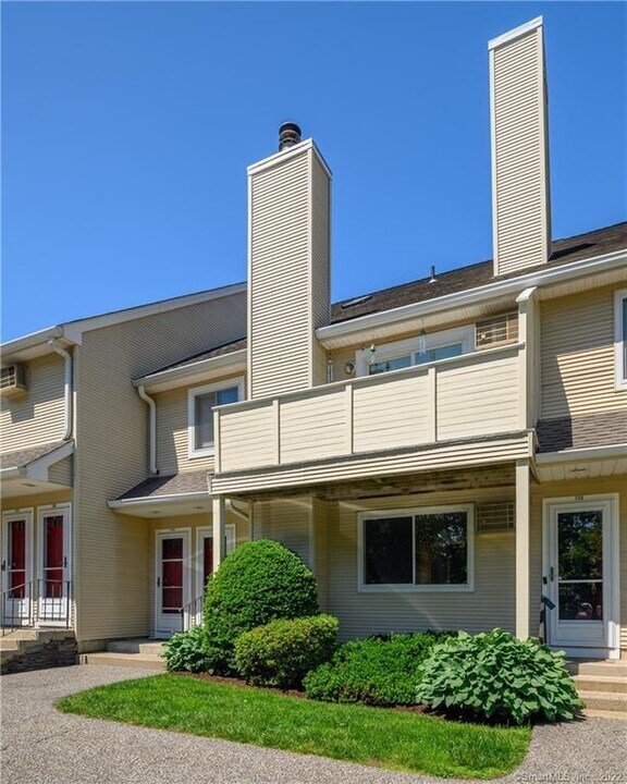 123 Willow Springs in New Milford, CT - Building Photo