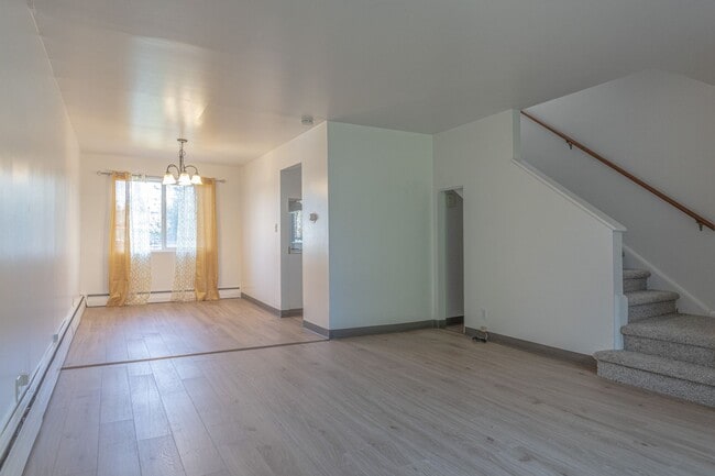 1227 McCarty Ave in Fairbanks, AK - Building Photo - Building Photo