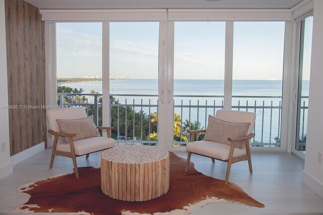 property at 600 Grapetree Dr
