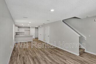 227 E 17th St in Jacksonville, FL - Foto de edificio - Building Photo