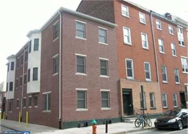 303 S 11th St, Unit 4 in Philadelphia, PA - Building Photo - Building Photo