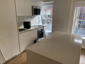 23 Fleet St, Unit 3 in Boston, MA - Building Photo - Building Photo
