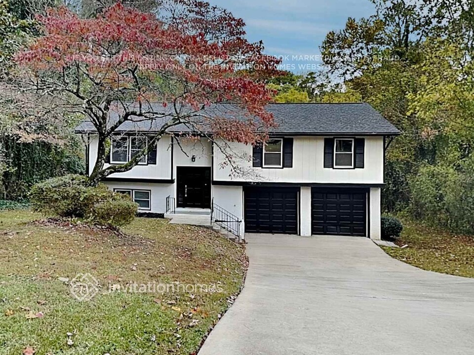 4156 Rockbridge Heights Dr in Stone Mountain, GA - Foto de edificio