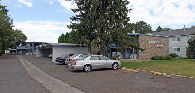 Lynwood Manor Apartments in Twin Falls, ID - Building Photo - Building Photo