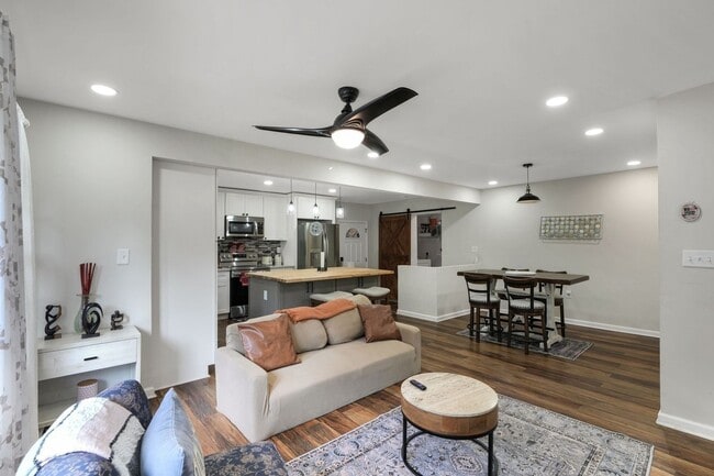 property at 1090 Indale Pl SW