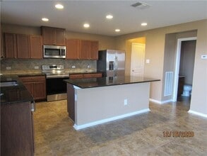 110 Carrington St in Hutto, TX - Building Photo - Building Photo