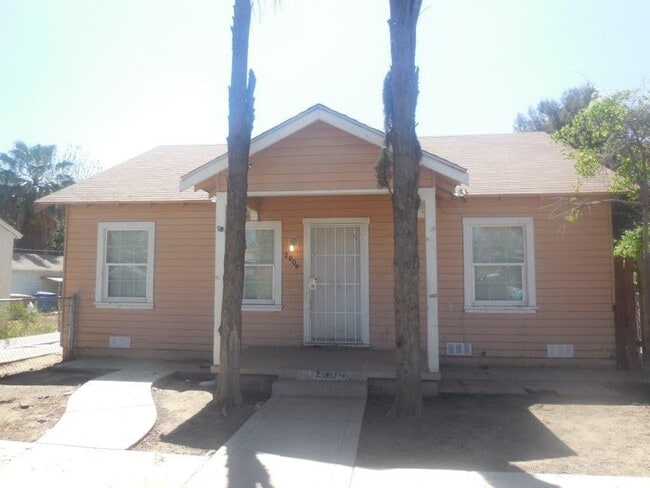 property at 2009 Oregon St