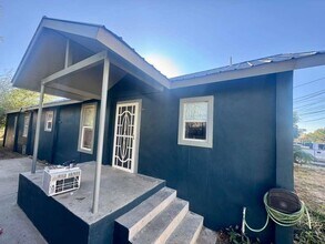 915 Rosario St in Laredo, TX - Building Photo - Building Photo