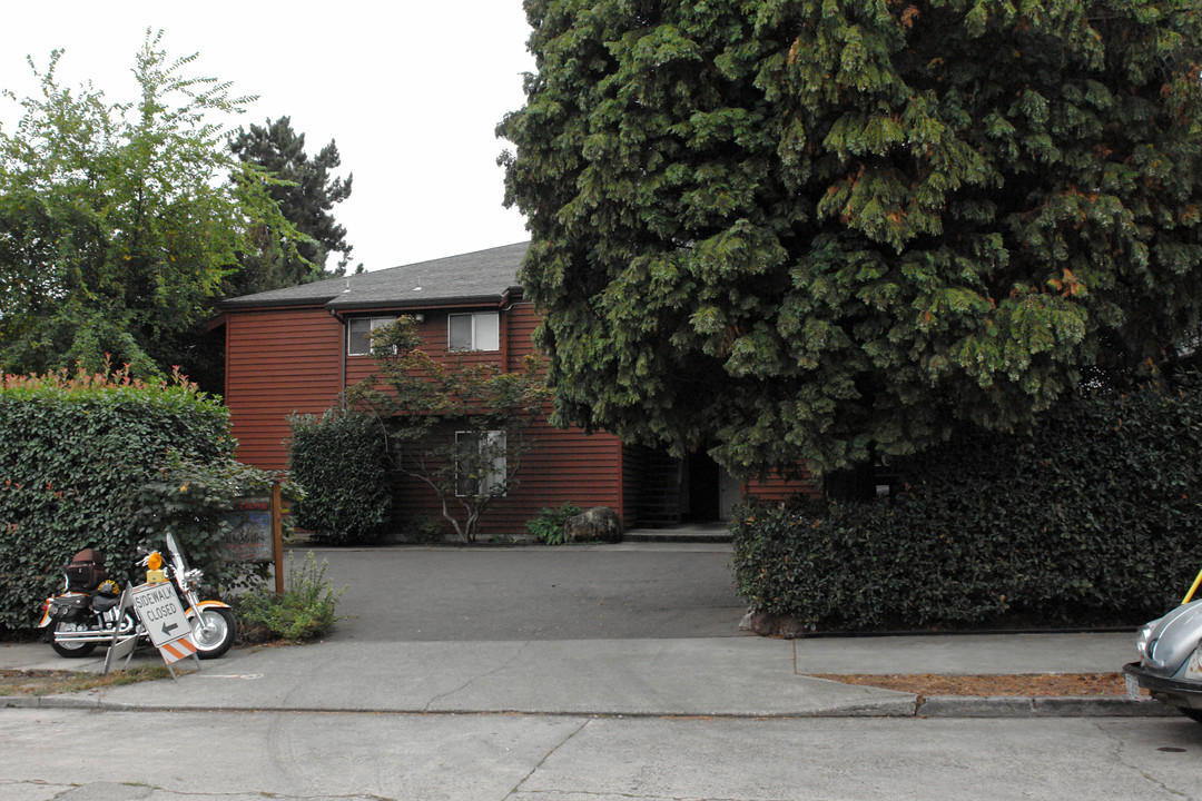 1726-1736 SE Insley St in Portland, OR - Building Photo