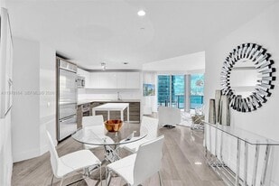 1300 Brickell Bay Dr, Unit 2702 in Miami, FL - Building Photo