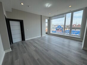 2406 W Armitage Ave in Chicago, IL - Building Photo - Building Photo