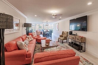 1125 W Peppertree Dr in Sarasota, FL - Building Photo - Building Photo