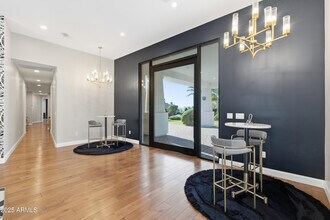 4601 N Royal View Dr in Phoenix, AZ - Building Photo - Building Photo