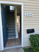 2205 Clarendon Ln in Columbus, OH - Building Photo