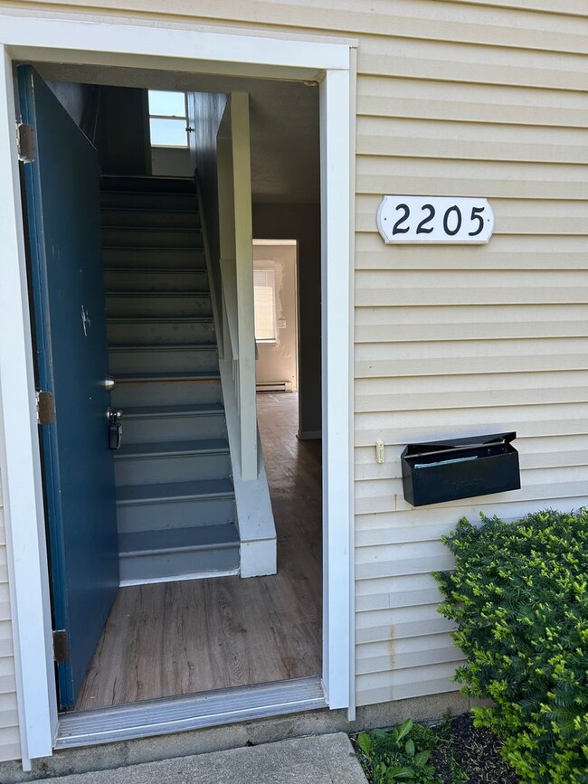 property at 2205 Clarendon Ln