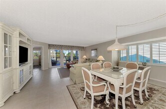 9226 Midnight Pass Rd in Sarasota, FL - Building Photo - Building Photo