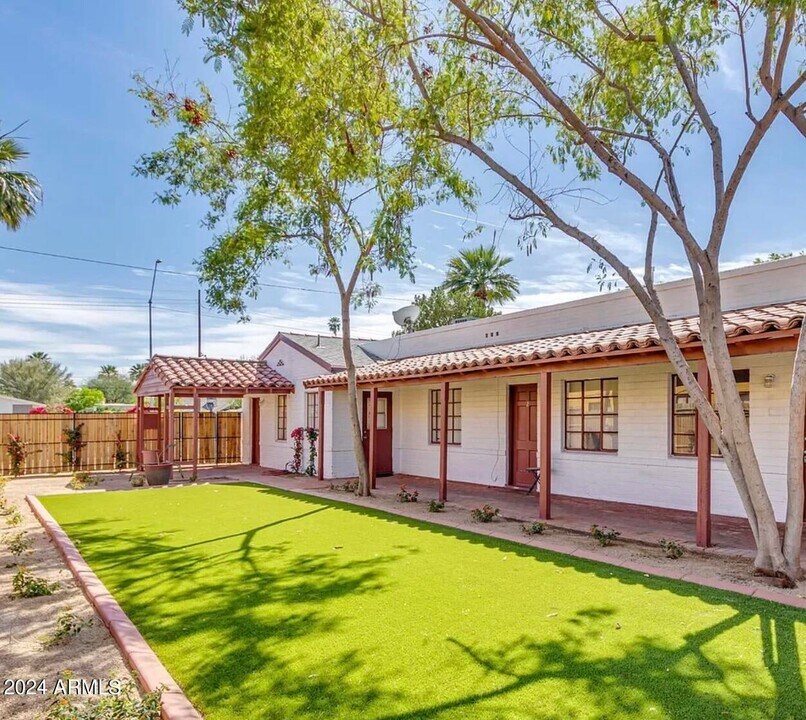 928 W McDowell Rd in Phoenix, AZ - Building Photo