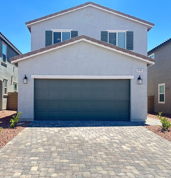 9162 Benton Wds St in Las Vegas, NV - Building Photo
