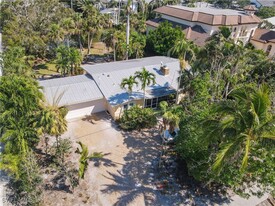 1545 3rd St S in Naples, FL - Building Photo - Building Photo