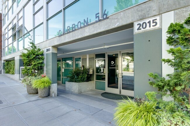 2015 Terry Ave-Unit -Unit 216 in Seattle, WA - Building Photo - Building Photo