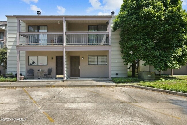 110 W Bayou Pkwy